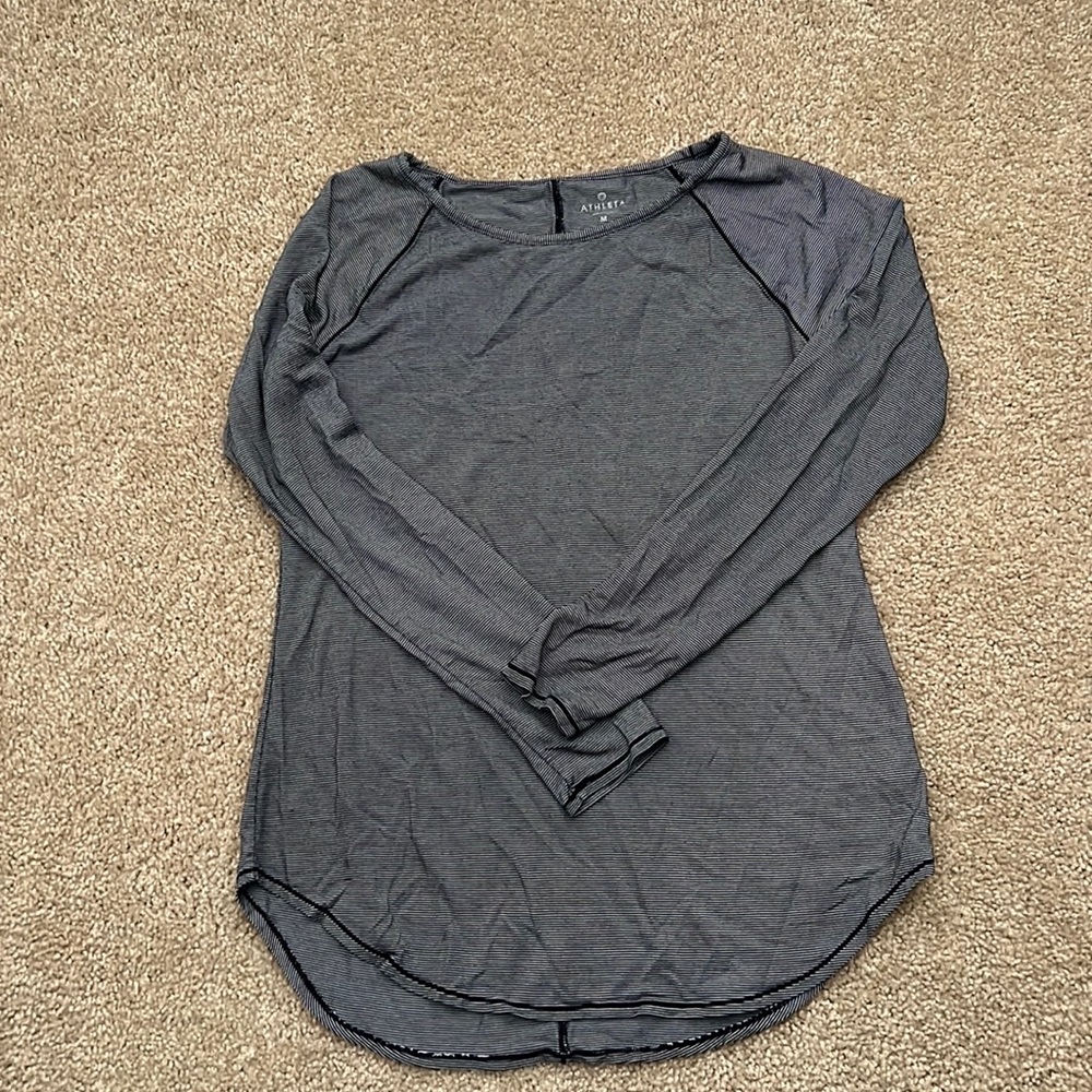 Womens Athleta long sleeve Sz M